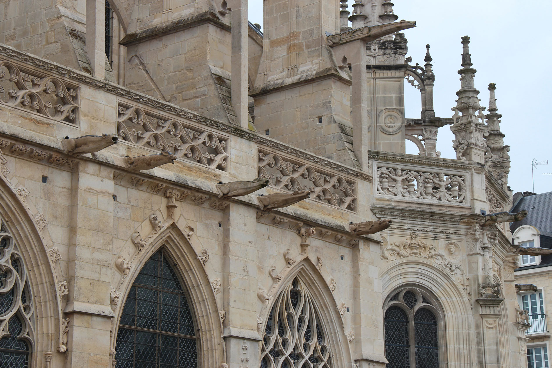 Eglise Saint-Pierre, Caen